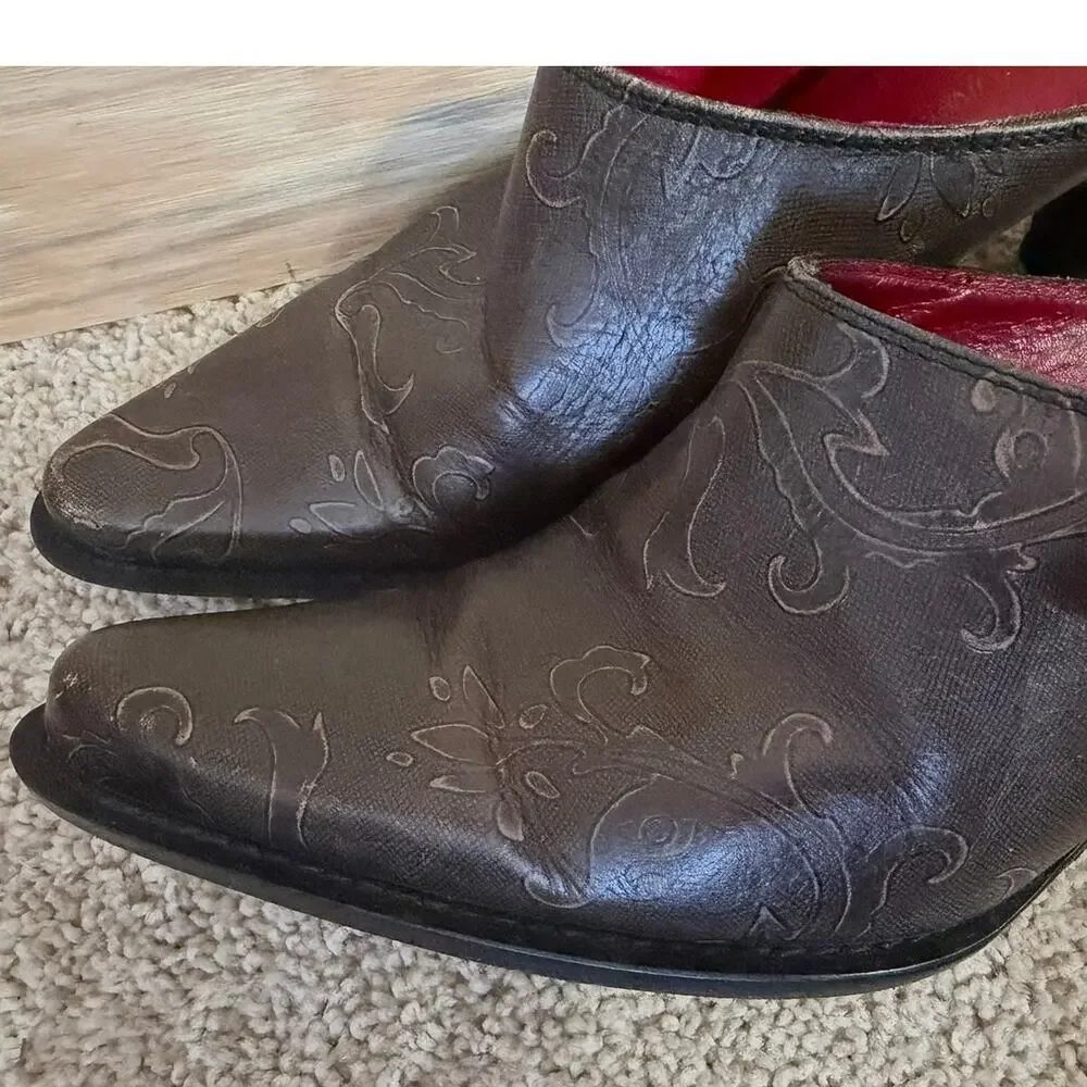 Women's Donald Pliner‎ Western Mules 7.5 Embossed Slip On Shoes